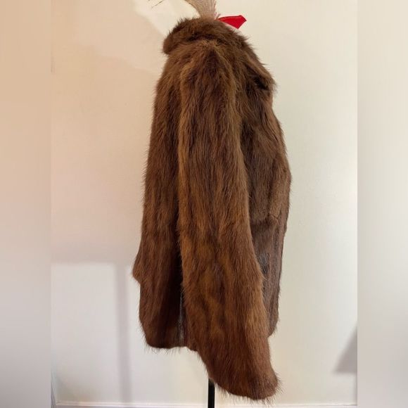 Vintage Muskrat fur coat | Woman’s vintage Muskrat fur coat | Vintage fur jacket - Picture 4 of 12